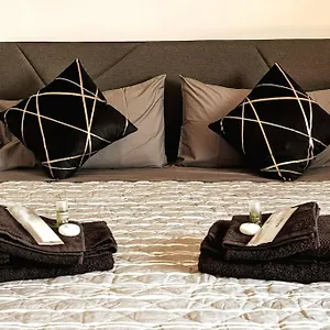 With Free Parking 5 Minutes Walk From Arena Appartamento